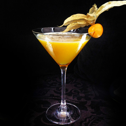 金色梦幻鸡尾酒