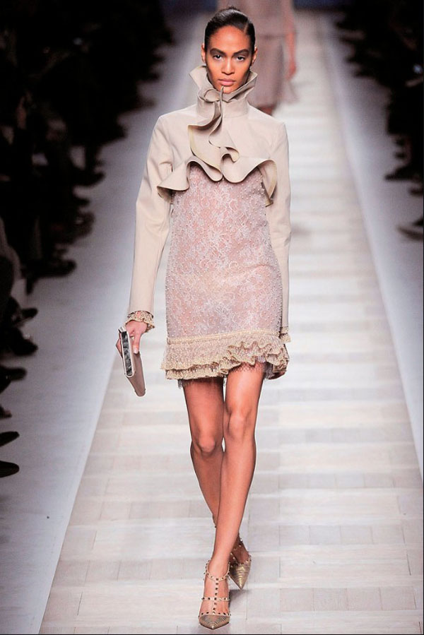 smalls)1988年7月11日出生于波多黎各阿蒂约,模特