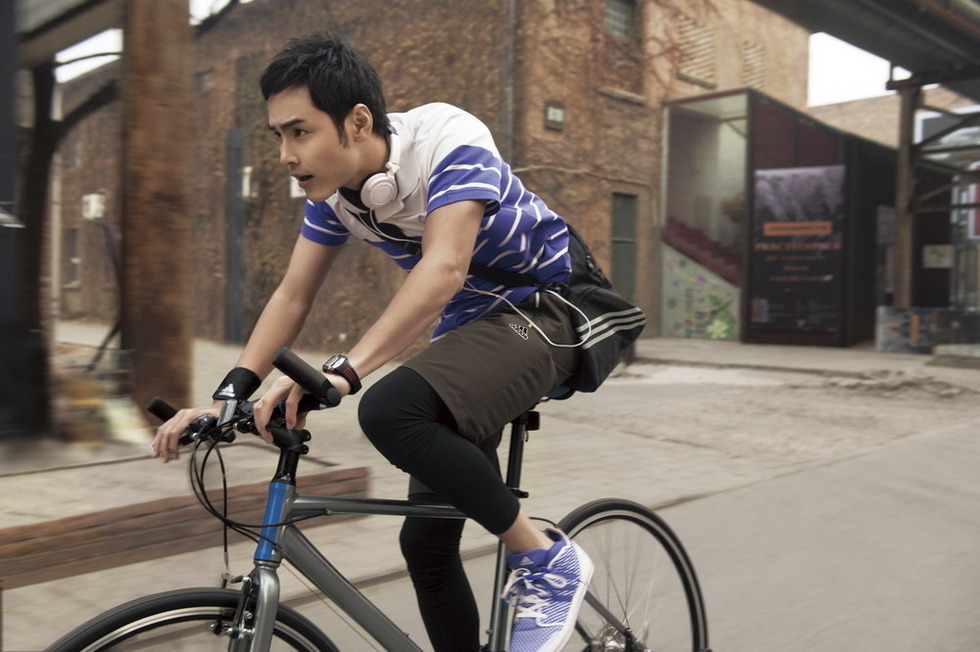 ,1982年11月8日出生于中国台湾台中市