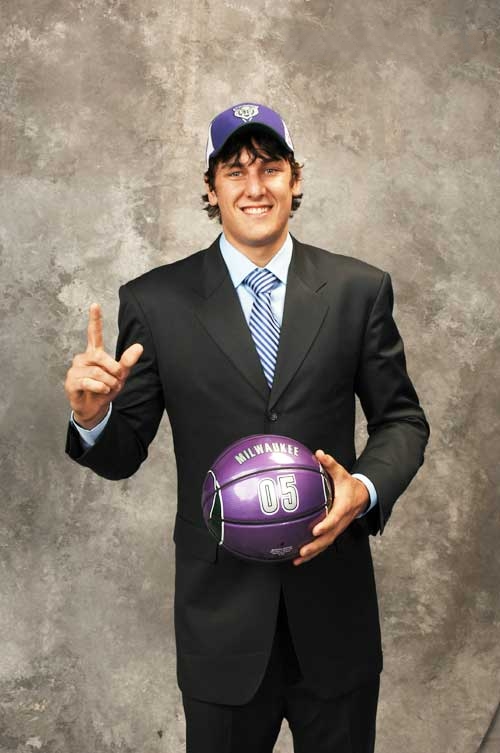  p>安德鲁·博古特(andrew bogut),1984年11月28日出生于 a href="#">