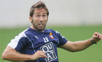  p>劳尔·塔穆多,1977年10月19日出生于西班牙,西班牙足球运动员,场