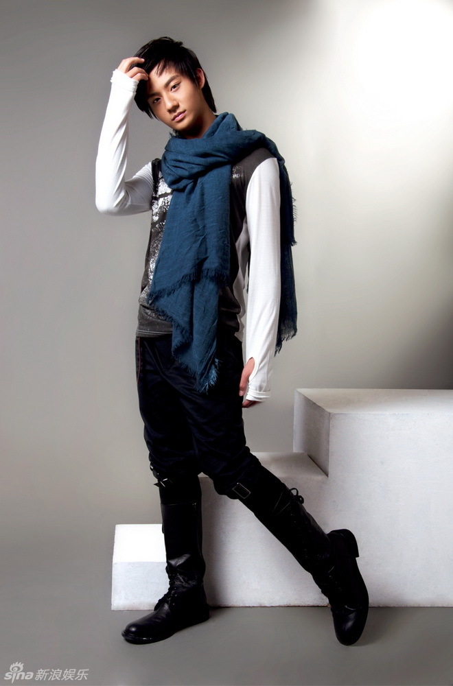  p data-id="gnsvvtddhm">赵文浩,1996年3月23日出生于山西太原,中国