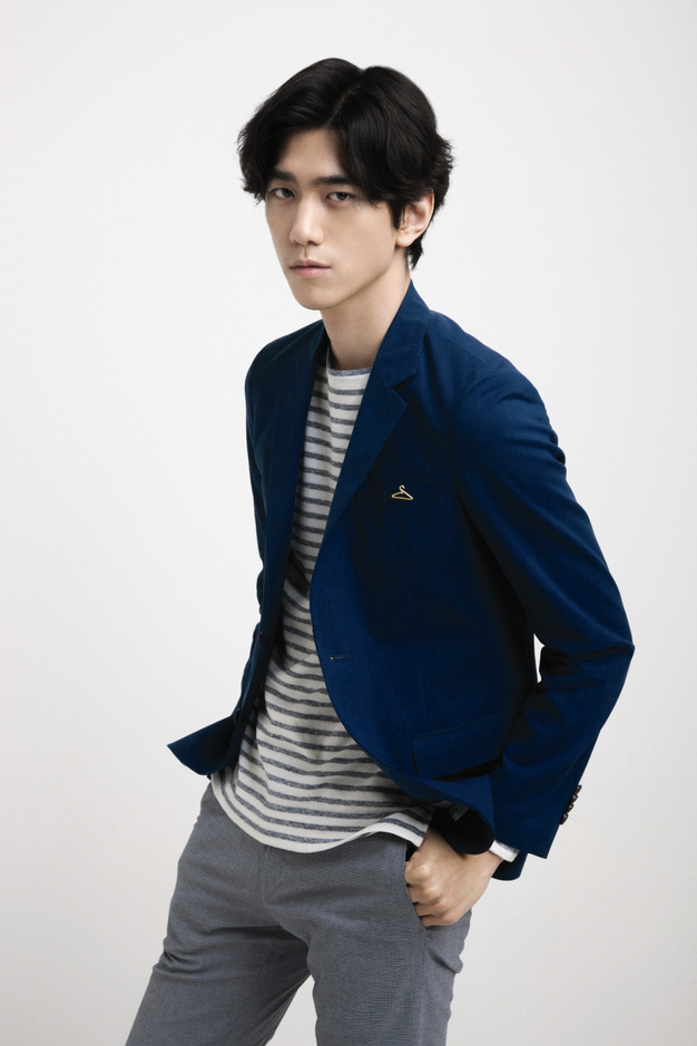  p>盛骏(      ,sung jun),原名房盛骏,1990年7月10日出生于韩国首尔