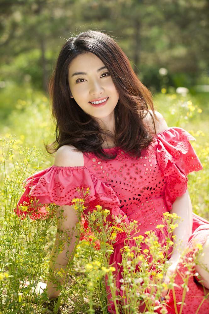  p data-id="gnbqk1kgh7">贺丹丹,中国内地女演员,毕业于北京师范大学