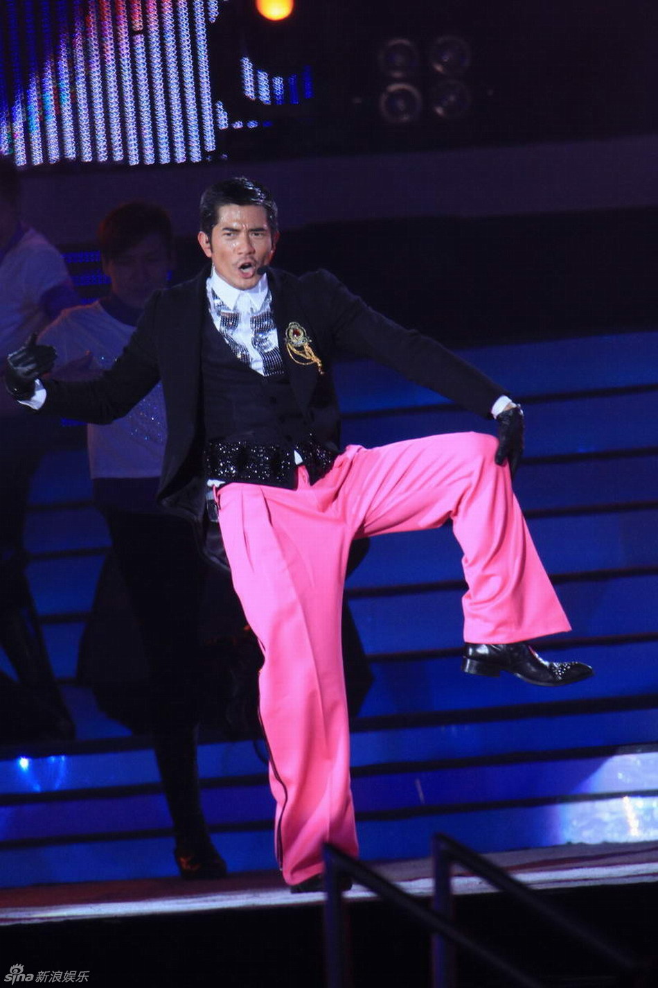  p>郭富城(aaron kwok),1965年10月26日出生于中国香港,祖籍广东东莞