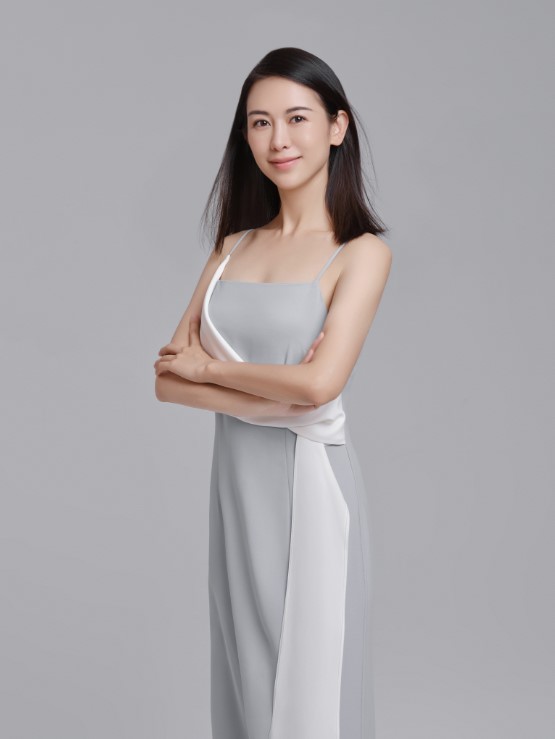  p>吴双(艺名:无双),女.