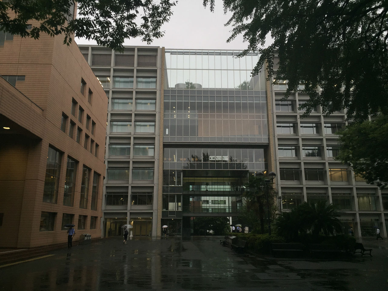  p>庆应义塾大学(keio university),亦称庆应大学,简称庆大(けいだい)