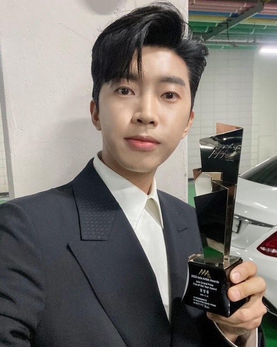  p>林英雄(         ),1991年6月16日出生于韩国京畿道抱川市,毕业于