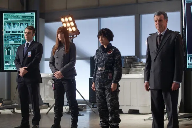 危机边缘第四季