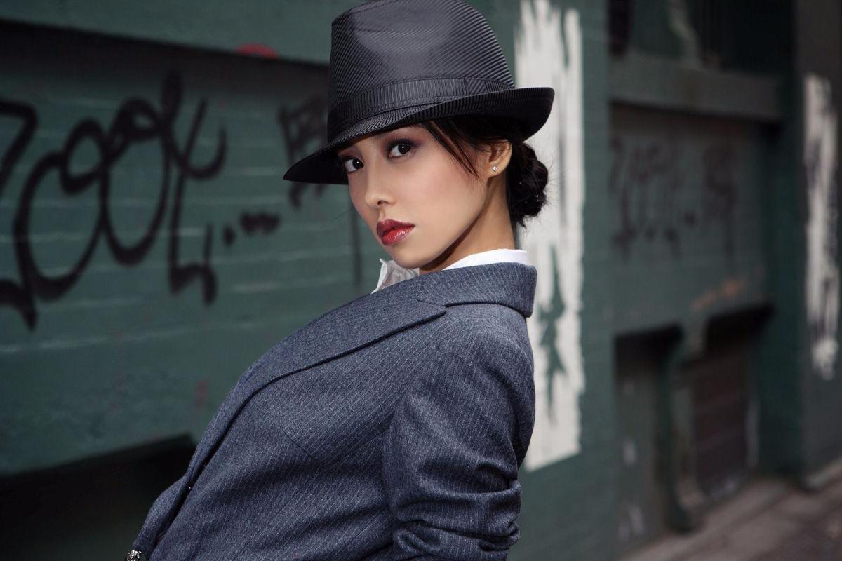  p>蔡依林(jolin tsai),本名蔡依翎,曾用名蔡宜凌,1980年9月15日出生