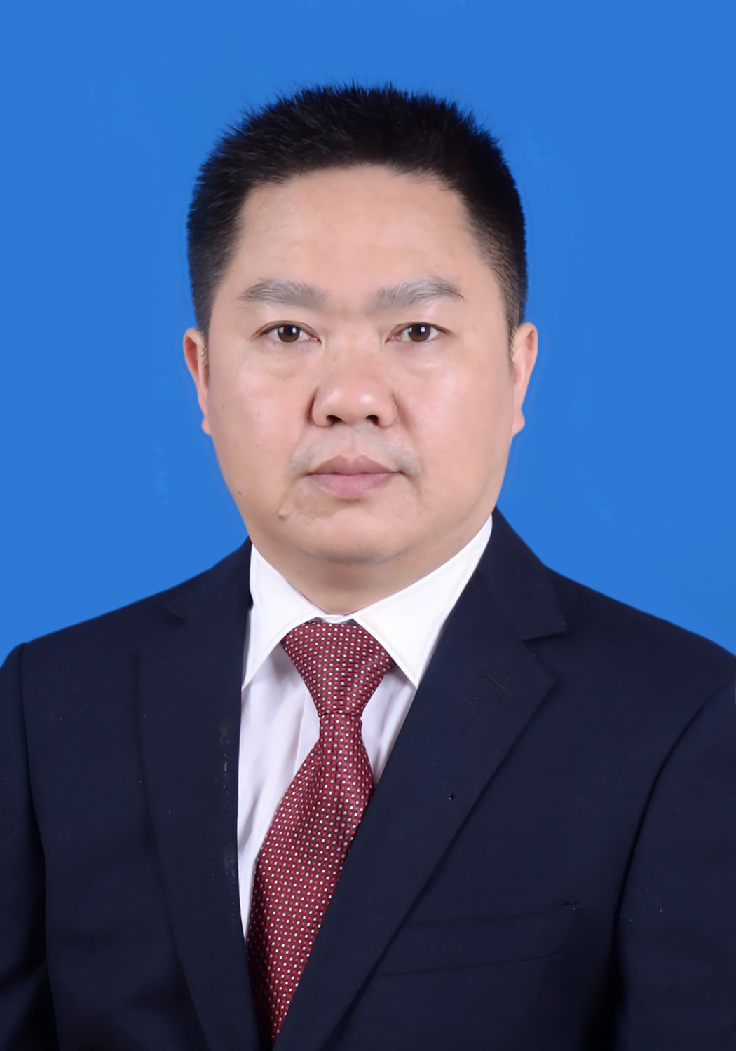  p>石泽彬,1965年11月出生,苗族,湖南古丈人,1990年7月参加工作,中共