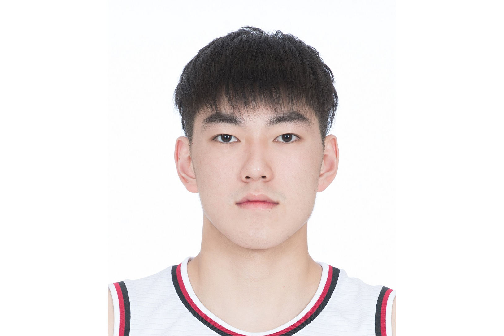  /a>人,生于2002年1月22日,中国篮球运动员,司职中锋,效力于cba浙江