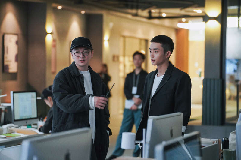 id="tjj5gfbuxatu">李漠,出生于中国,祖籍山东省青岛市,中国内地导演