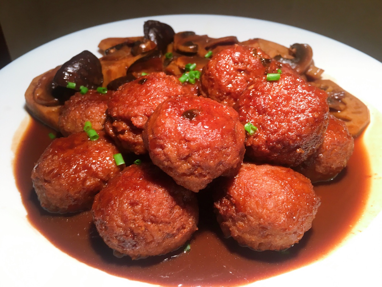 红烧芋香狮子头