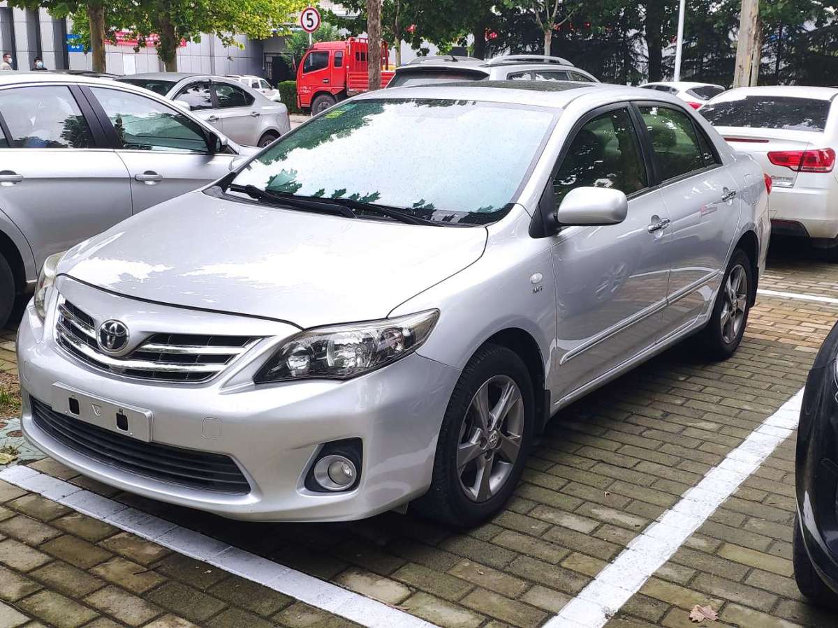 2013款卡罗拉特装版 1.8l cvt gl-i