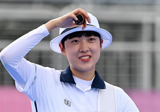 >安山(an san),女,2001年2月27日出生于韩国光州,韩国射箭运动员 span