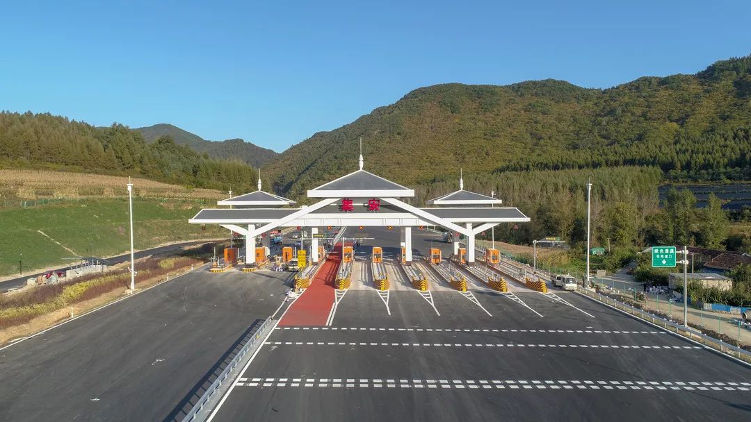 为中国国家高速公路网联络线 a target="_blank" href="/item/集安