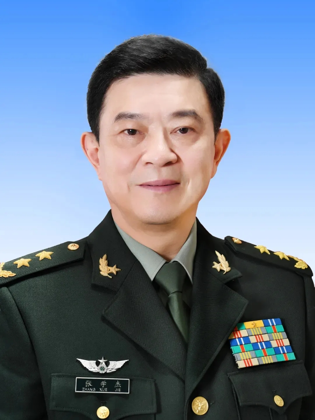  p>张学杰,男,汉族,1961年8月生,在职研究生,中共党员,中将军衔.