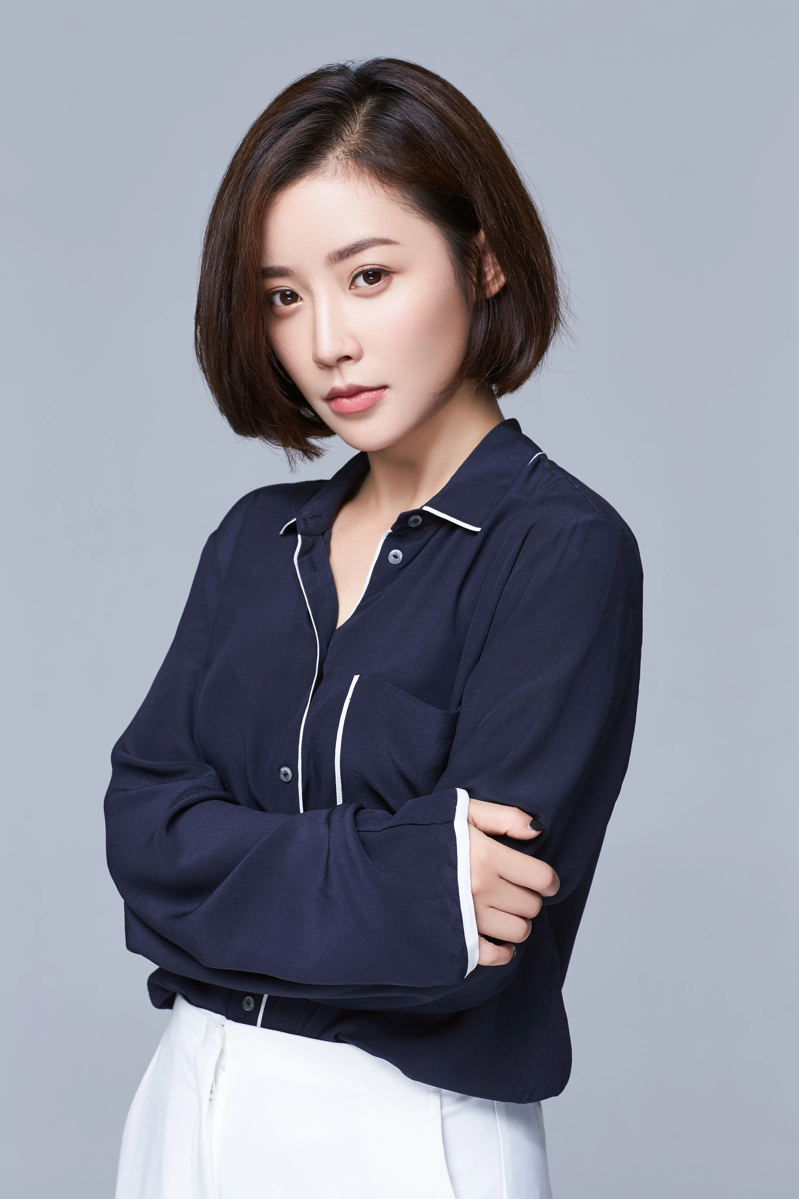 id="gnswnp85y2">瑛子,原名敬虔,1月19日出生于重庆,中国内地女演员