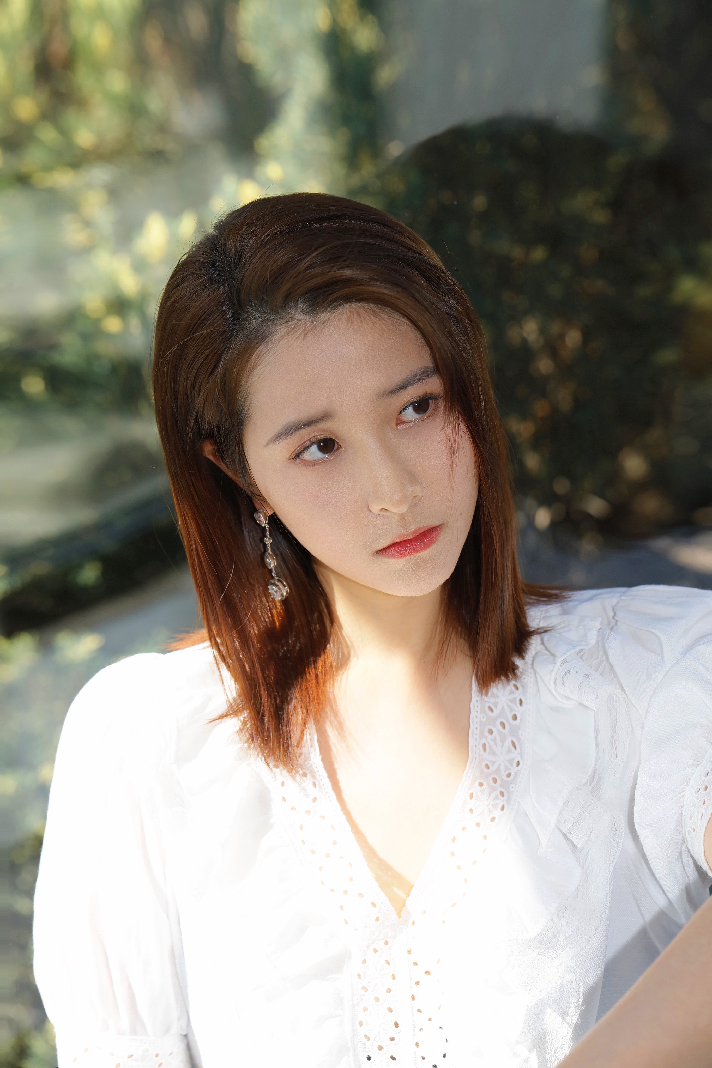  p>张艺,1994年11月22日出生,毕业于北京现代音乐