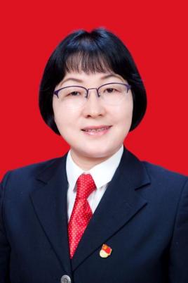 彭小英