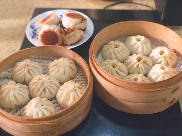 香菇鸡蛋白菜蒸包