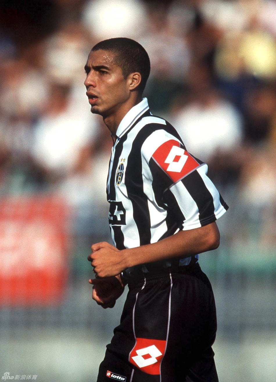  p>大卫·特雷泽盖(david trézéguet),1977年10月15日出生于法国