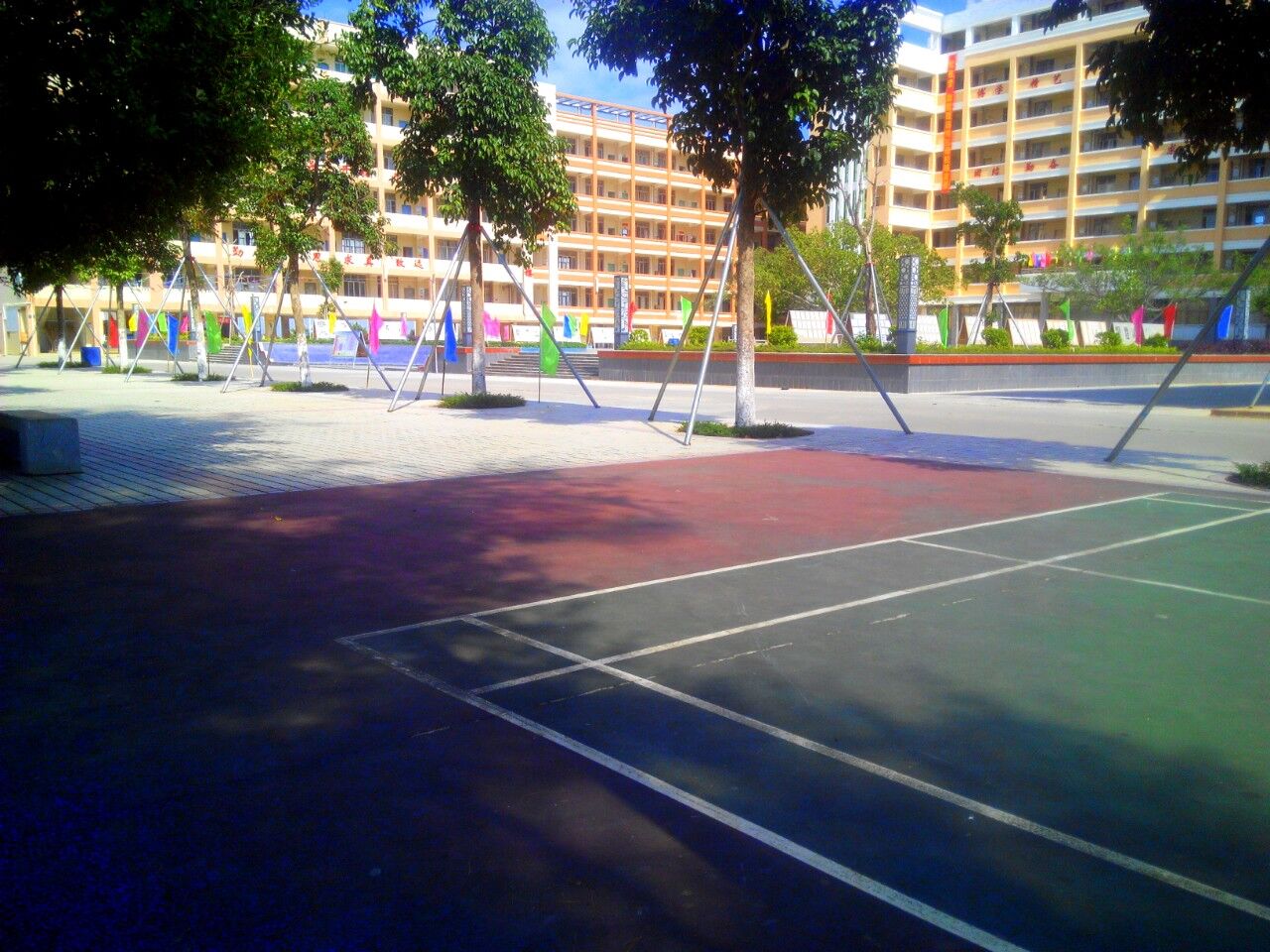  p>雷州市附城中学创办于1973年,是 a href="#" data-lemmaid="132473