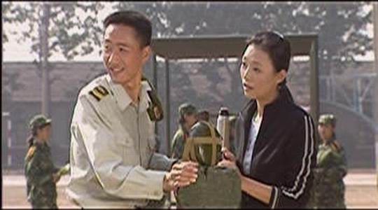  p>《我们的连队》是由中央电视台影视部,北京军区政治部战友艺术中心