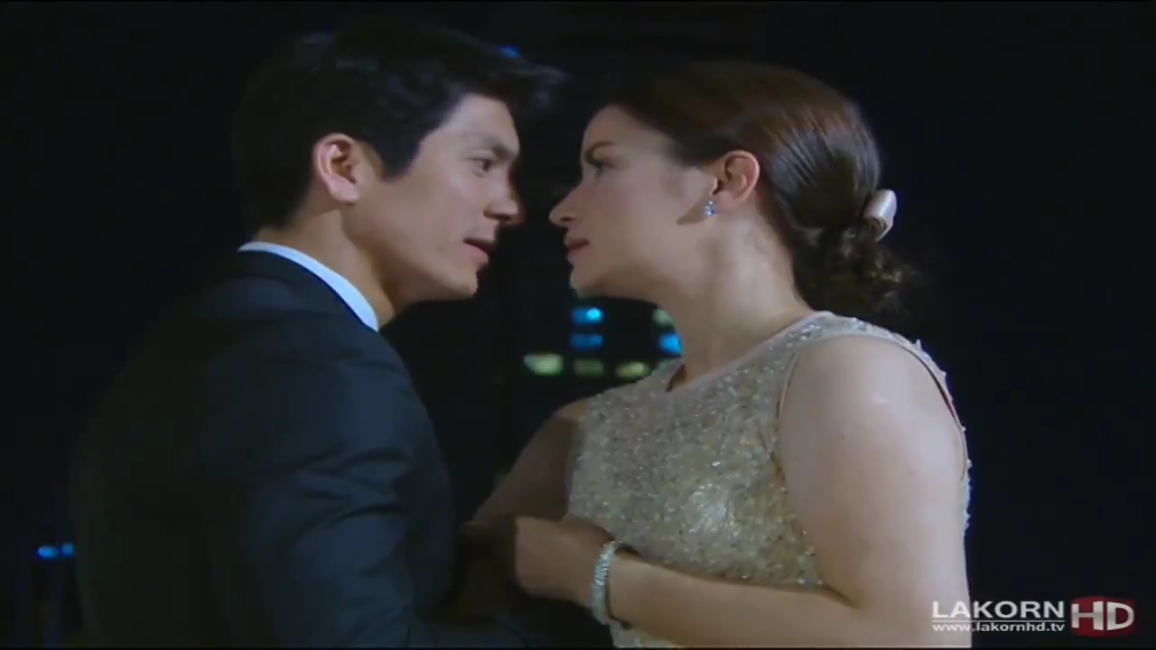 泰剧《勿忘我》,由lakorn thai制作公司出品,2013年3月开始拍摄,2014