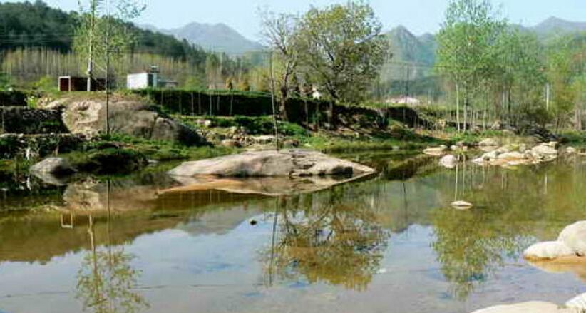  p data-id="gnwgp8cze1">陕县温泉是三门峡市西温塘村的温泉,位于