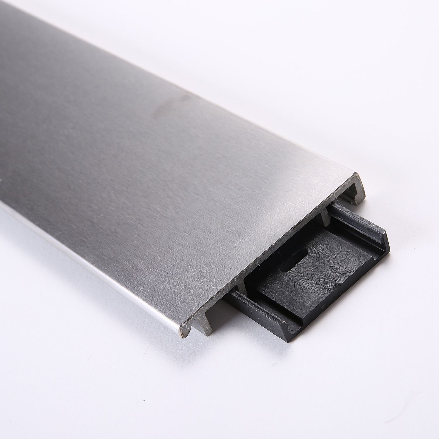  p>不锈钢踢脚线是一种不锈钢 a href="#" data-lemmaid="7564">复合 