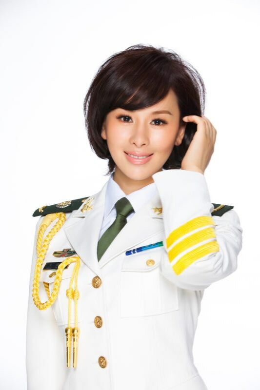  p data-id="gnwxjy7fnt">王雅洁,女,空政文工团优秀青年歌手,出生于