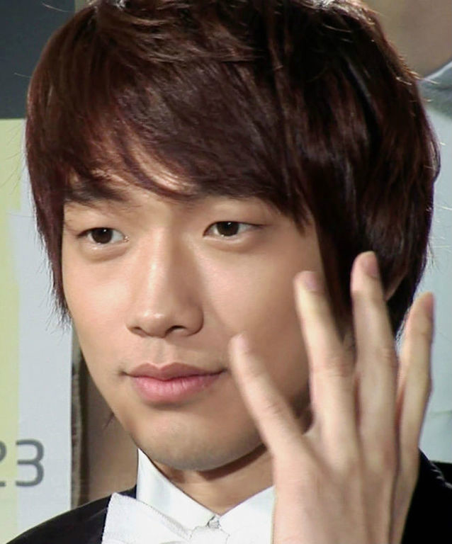  p>郑智薰(rain),1982年6月25日出生于韩国首尔,韩国流行男歌手,演员