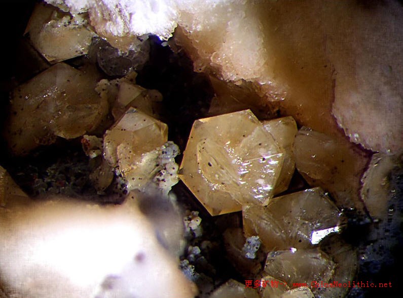  p>钠菱沸石(gmelinite)是 a target="_blank" href="/item/菱沸石