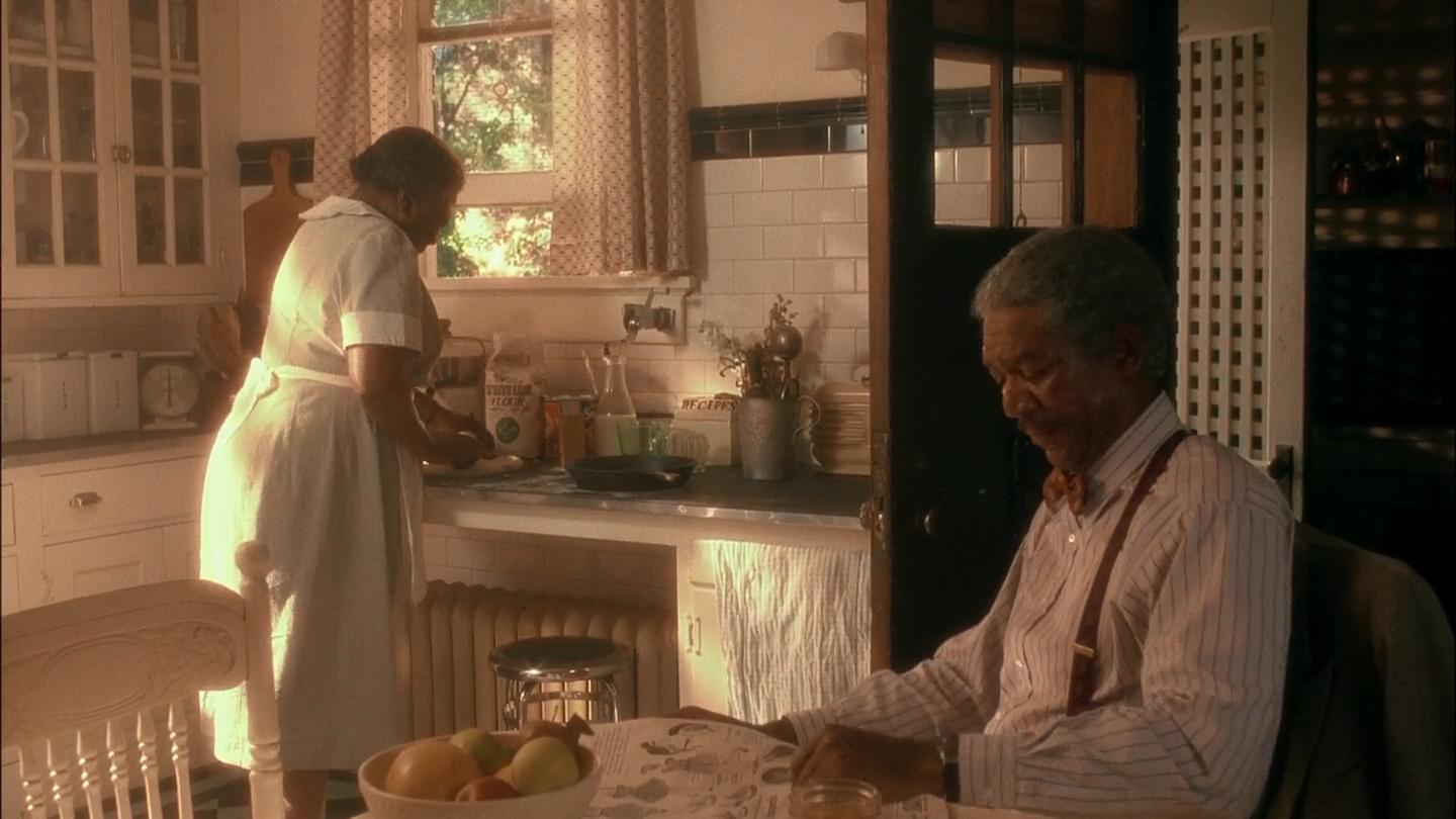 为黛西小姐开车