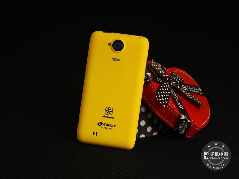  p>天语w806是一款有着艳丽的黄色后盖的精美时尚手机,因此得名为"大