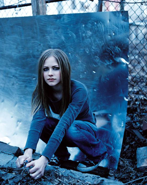  p>《alice》歌曲是电影《 a target="_blank" href="/item/爱丽丝