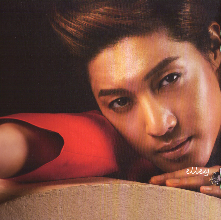  p>《kiss kiss/lucky guy》是韩国歌手金贤重在日本推出的首张个人ep