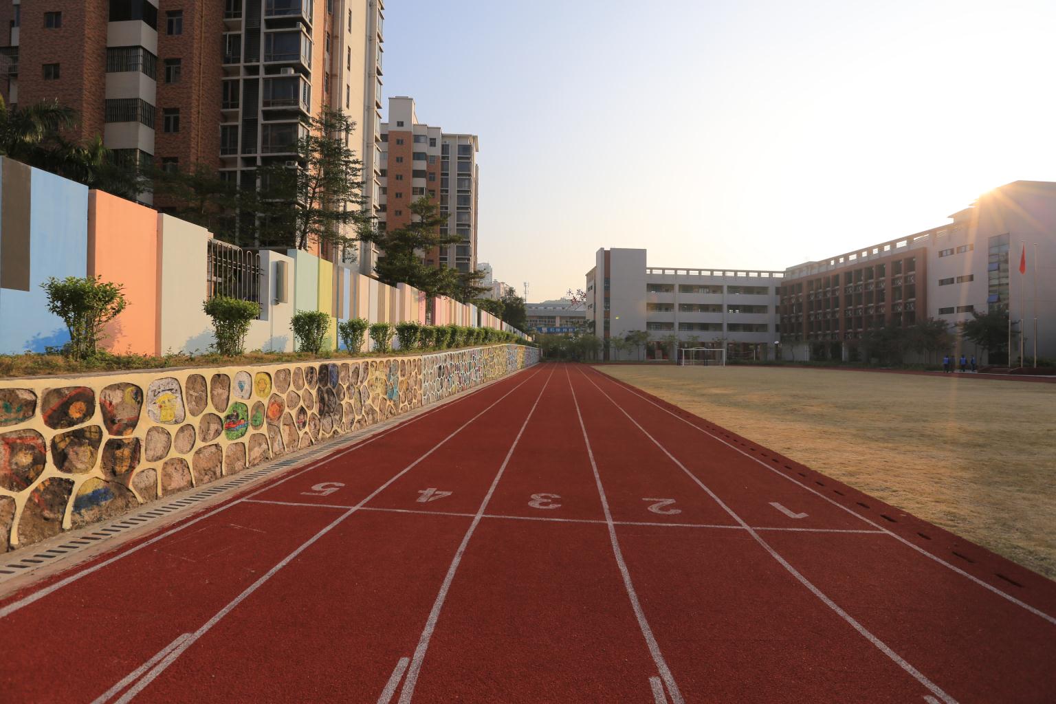  p>珠海市艺术高级中学创办于2012年,市教育局直属全日制公办普通高中