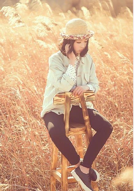  p>abby,本名吉星月,2000年4月17日出生于河南省,中国内地流行乐女