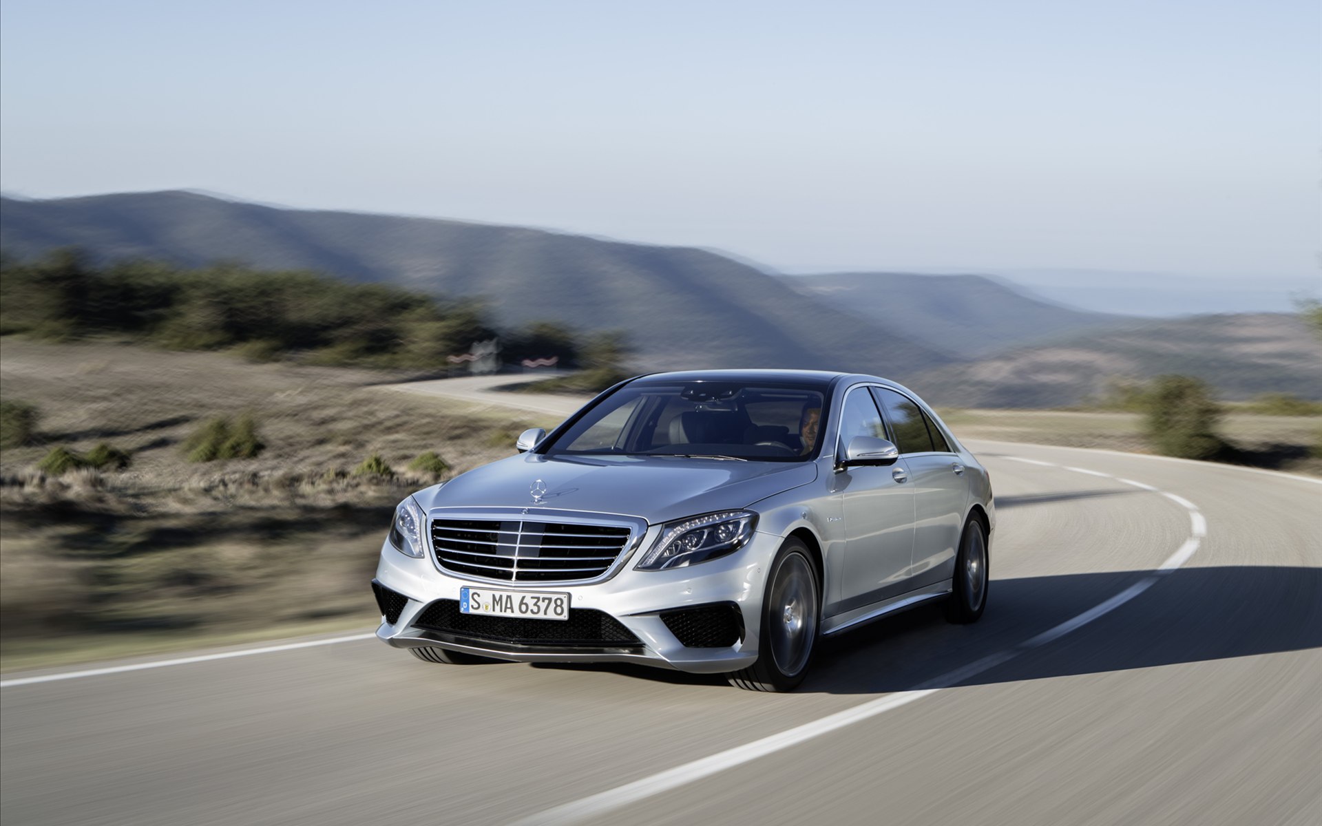 ">梅赛德斯-奔驰 /a>(mercedes-benz)是世界闻名的豪华汽车品牌