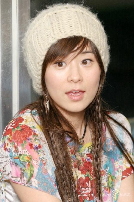  p>崔江熙(kang hie choi ,         ),1977年5月5日出生于韩国,毕业