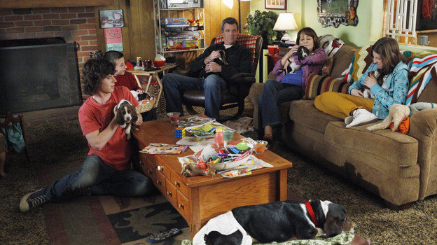  p>美剧《左右不逢源》(英语名:the middle,又译作"中之道","中产家庭