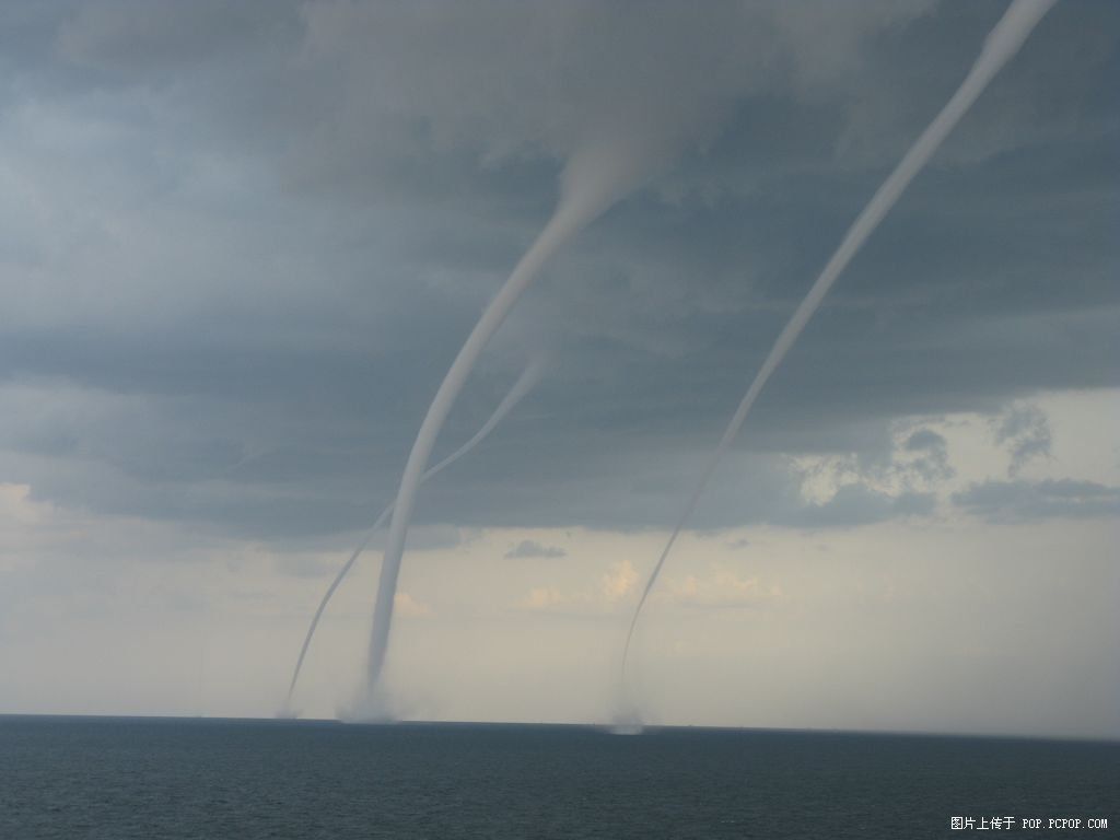 多漩涡龙卷风