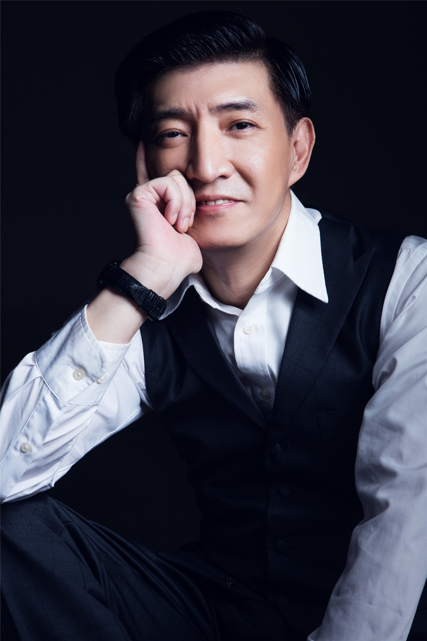  p>高冬平,北京人民艺术剧院演员.