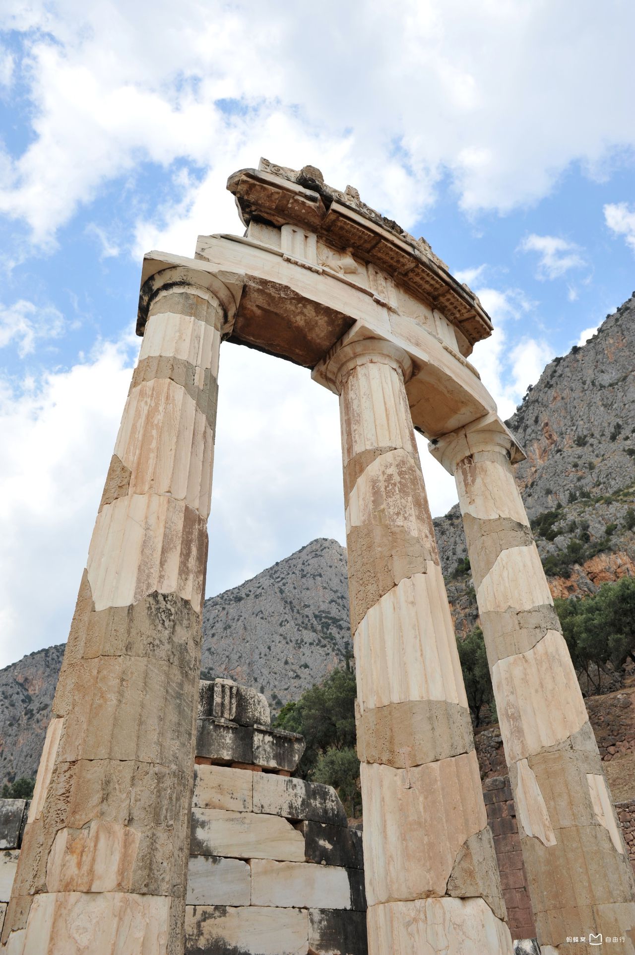  p>德尔斐考古遗址( a target="_blank" href="/item/阿波罗神庙