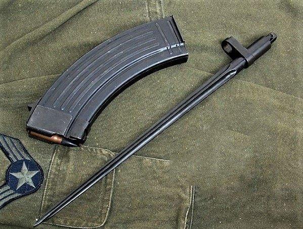 id="go0bx9z0hw">53式黑四棱刺刀是用在仿造苏联莫辛·纳甘步骑枪的 a