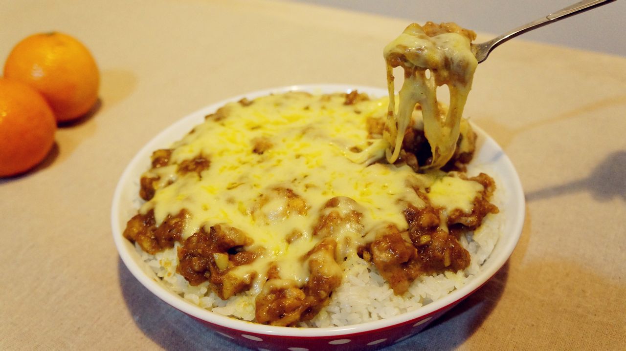 咖喱鸡肉奶酪焗饭
