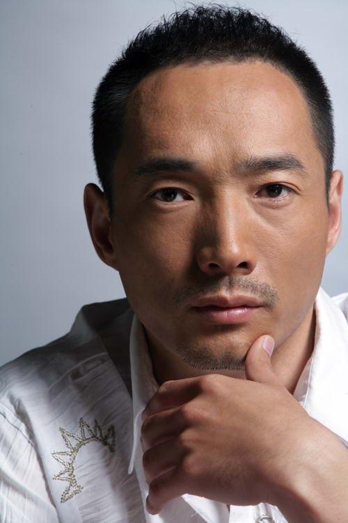 jbq6">李易祥,1973年6月19日出生于河南省郑州市,中国内地影视男演员